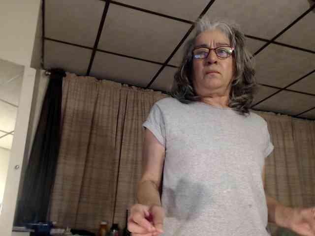FIXMYASSTOO webcam
