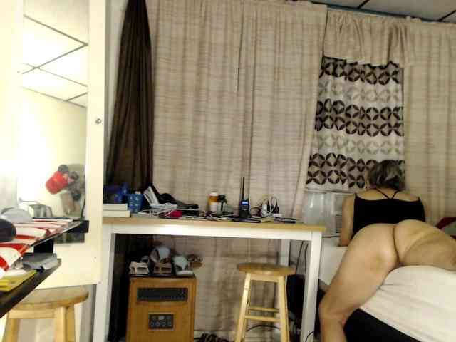 FIXMYASSTOO webcam