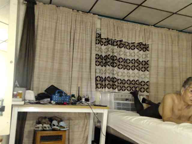 FIXMYASSTOO webcam