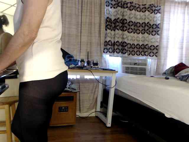 FIXMYASSTOO webcam