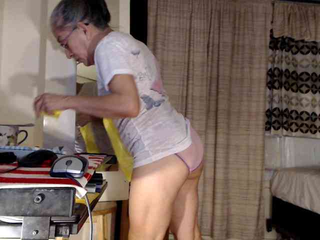 FIXMYASSTOO webcam