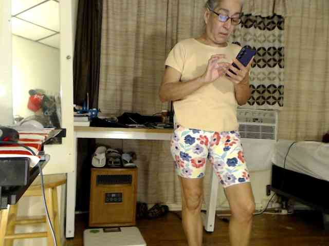 FIXMYASSTOO webcam
