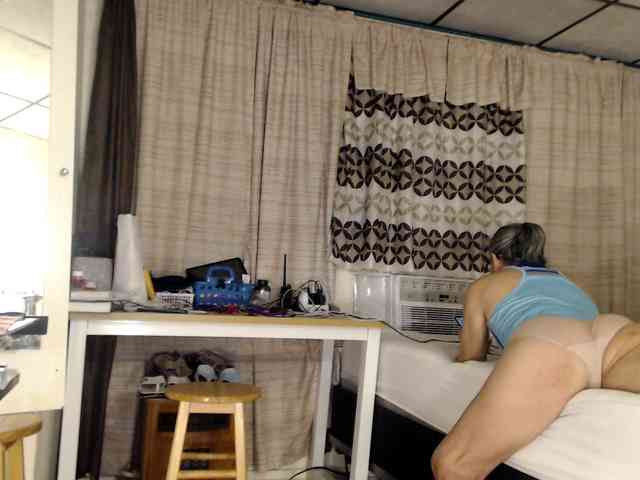 FIXMYASSTOO webcam
