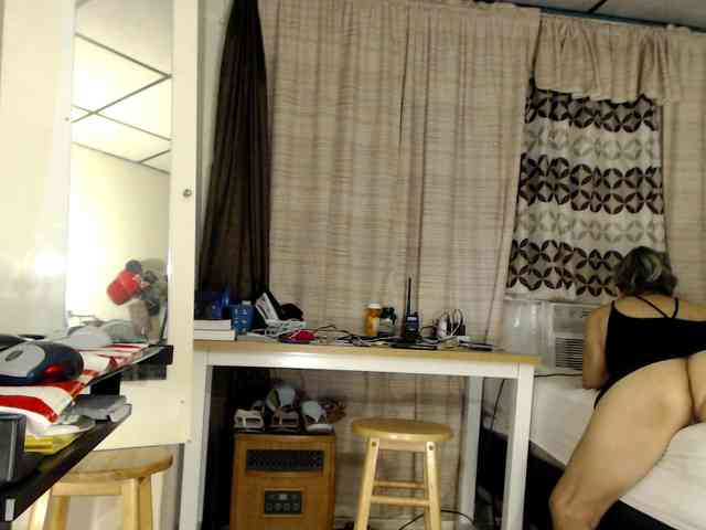 FIXMYASSTOO webcam