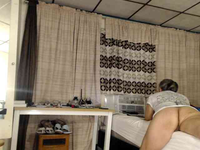 FIXMYASSTOO webcam