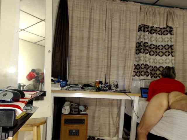 FIXMYASSTOO webcam