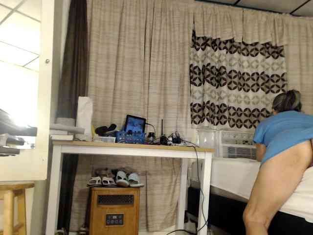FIXMYASSTOO webcam
