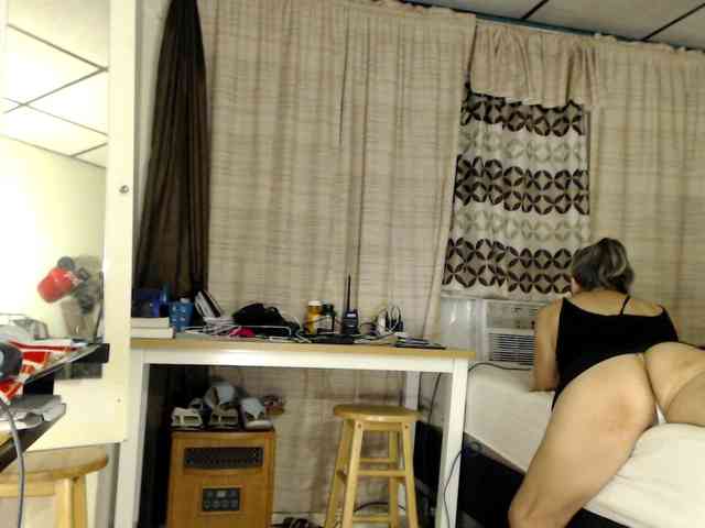 FIXMYASSTOO webcam