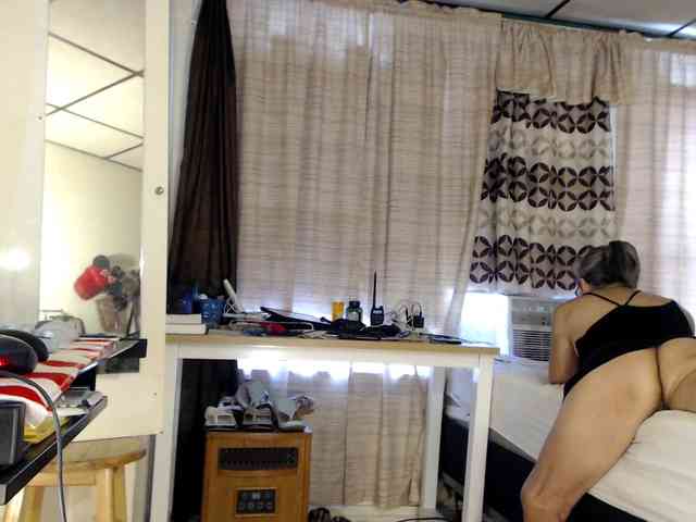 FIXMYASSTOO webcam
