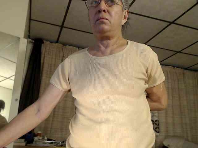 FIXMYASSTOO webcam