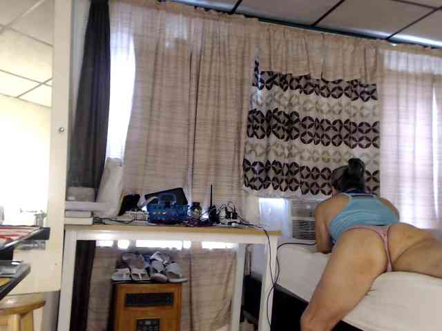 FIXMYASSTOO webcam