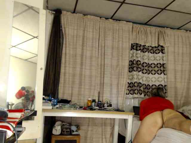 FIXMYASSTOO webcam