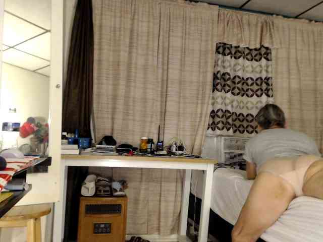 FIXMYASSTOO webcam