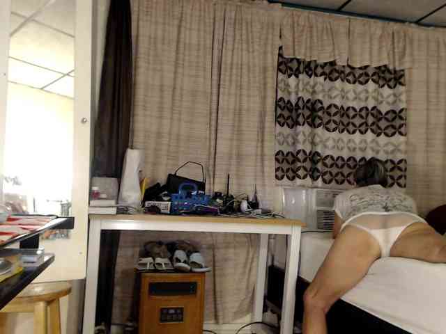 FIXMYASSTOO webcam
