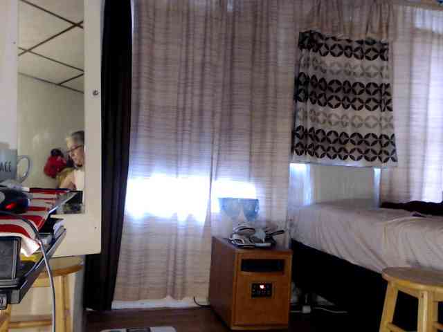 FIXMYASSTOO webcam