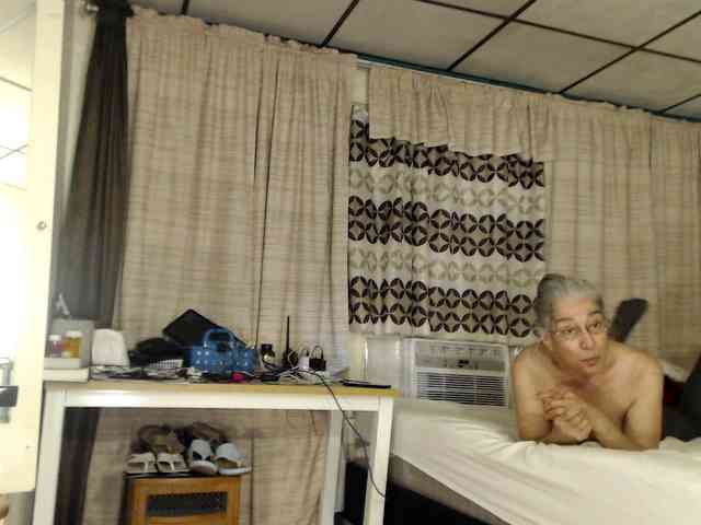 FIXMYASSTOO webcam