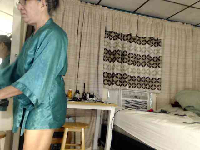 FIXMYASSTOO webcam