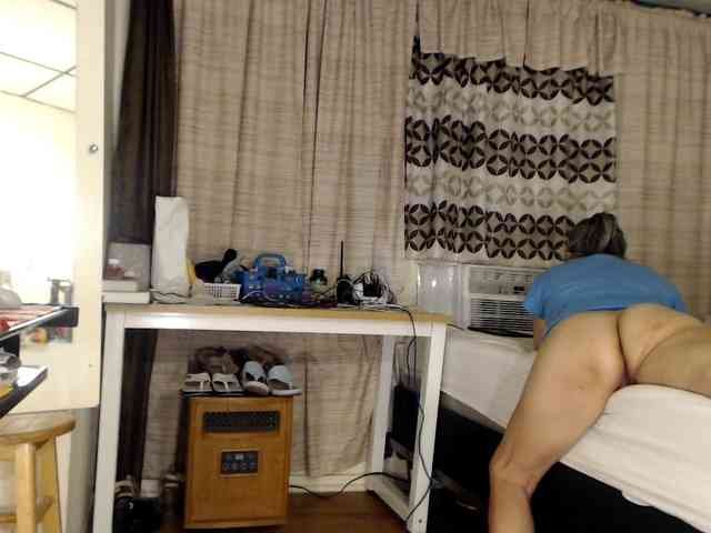 FIXMYASSTOO webcam