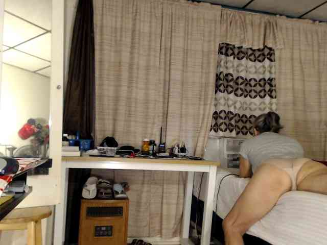 FIXMYASSTOO webcam