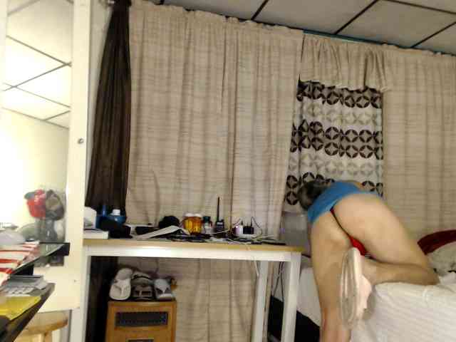 FIXMYASSTOO webcam