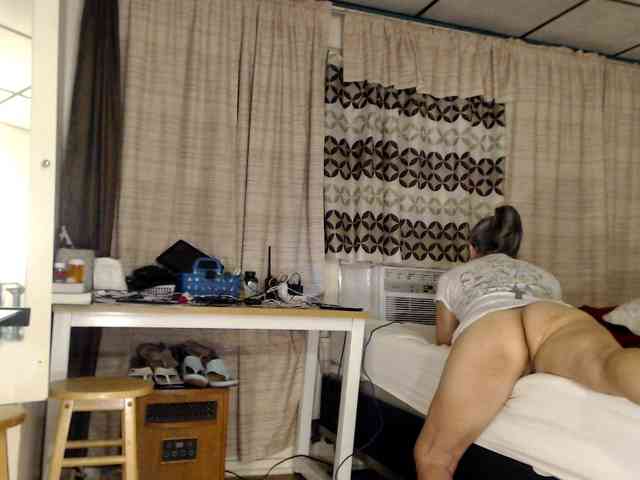 FIXMYASSTOO webcam