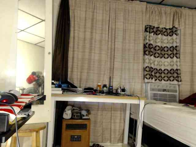 FIXMYASSTOO webcam