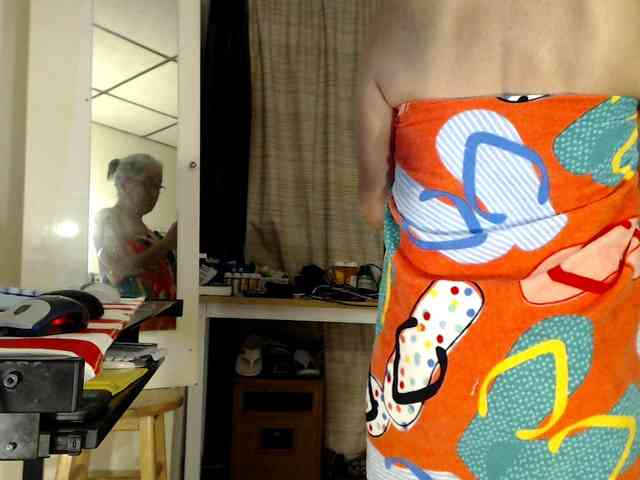 FIXMYASSTOO webcam