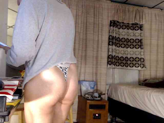 FIXMYASSTOO webcam