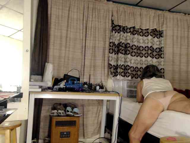 FIXMYASSTOO webcam