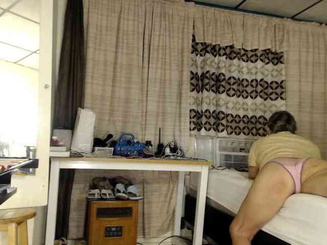 FIXMYASSTOO webcam
