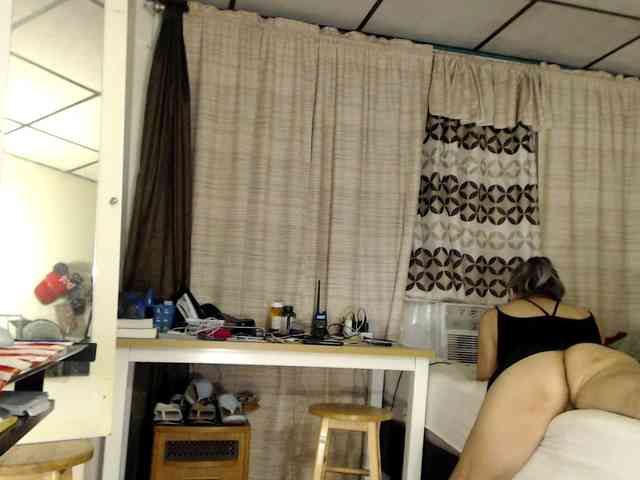 FIXMYASSTOO webcam