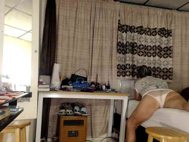 FIXMYASSTOO webcam