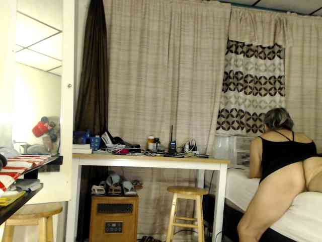 FIXMYASSTOO webcam