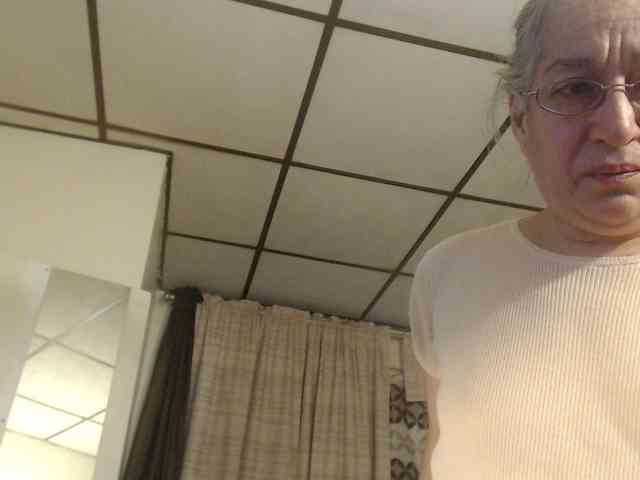 FIXMYASSTOO webcam