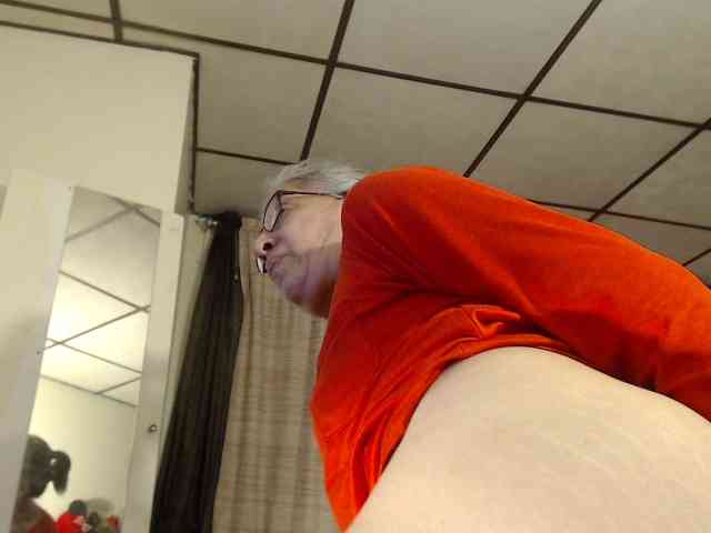 FIXMYASSTOO webcam
