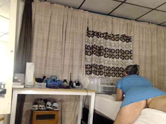FIXMYASSTOO webcam