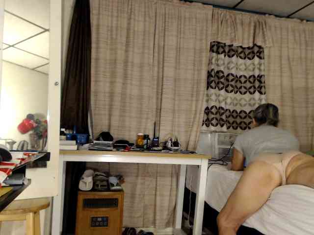 FIXMYASSTOO webcam