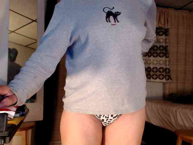 FIXMYASSTOO webcam