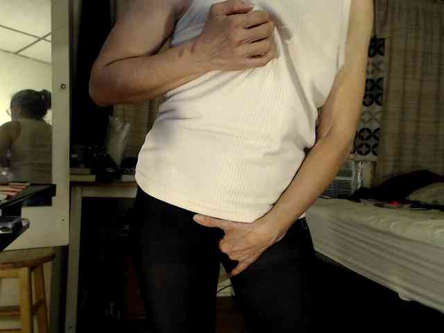 FIXMYASSTOO webcam