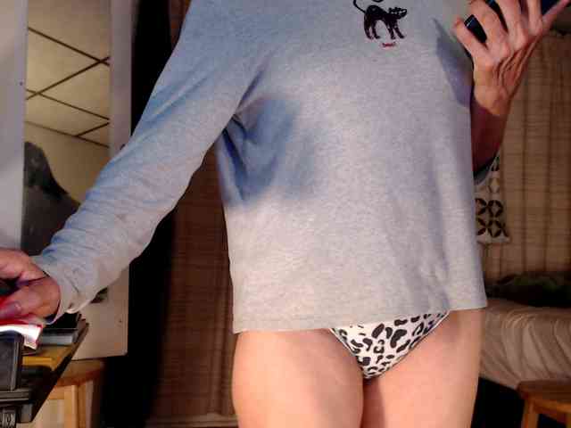 FIXMYASSTOO webcam
