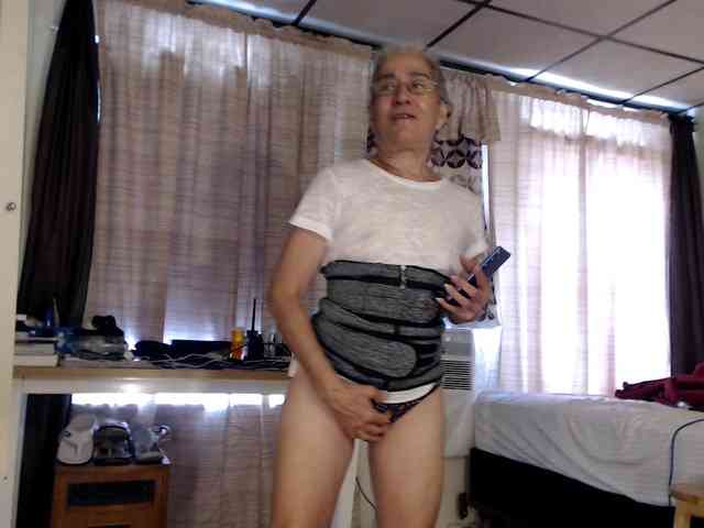 FIXMYASSTOO webcam