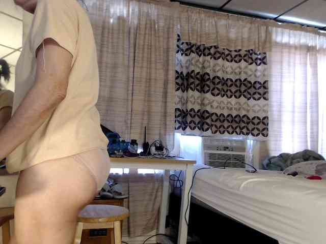 FIXMYASSTOO webcam