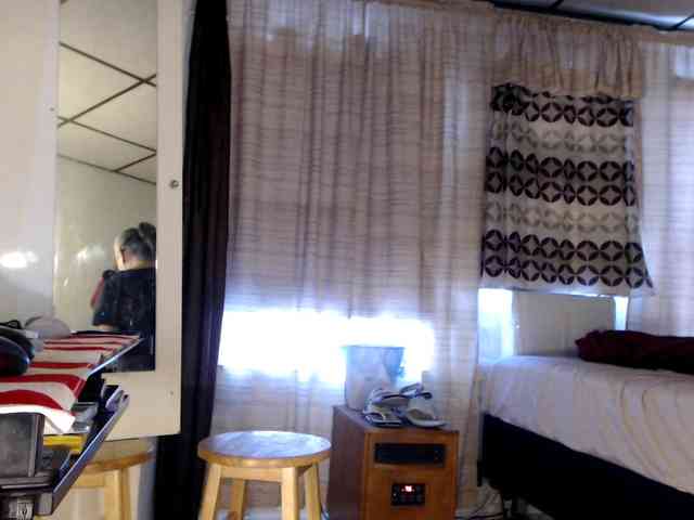 FIXMYASSTOO webcam