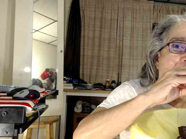 FIXMYASSTOO webcam