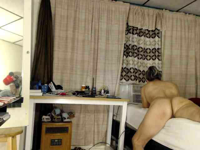 FIXMYASSTOO webcam