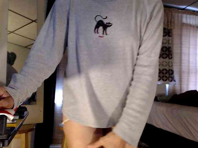 FIXMYASSTOO webcam