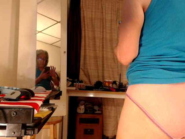 FIXMYASSTOO webcam