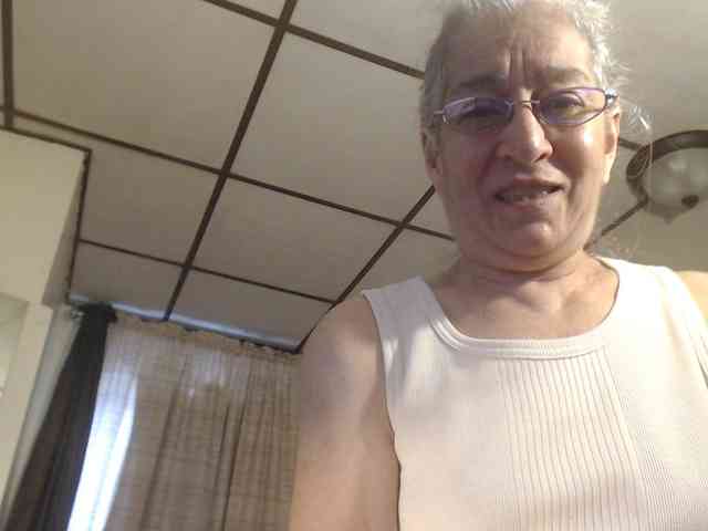 FIXMYASSTOO webcam