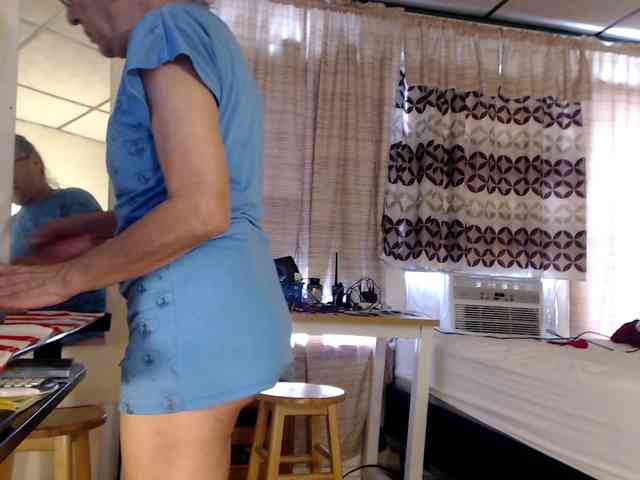 FIXMYASSTOO webcam