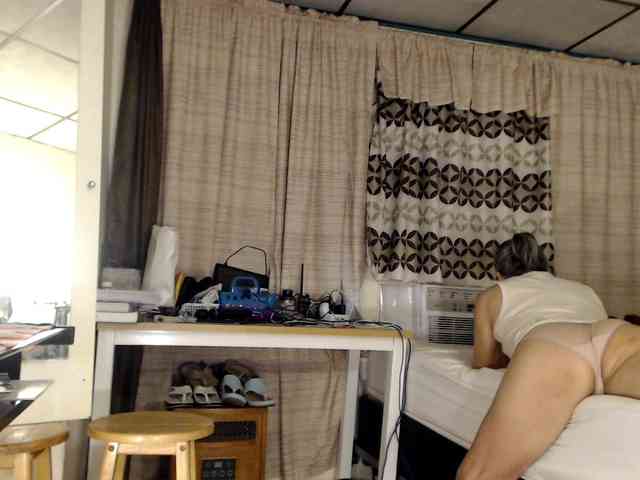 FIXMYASSTOO webcam
